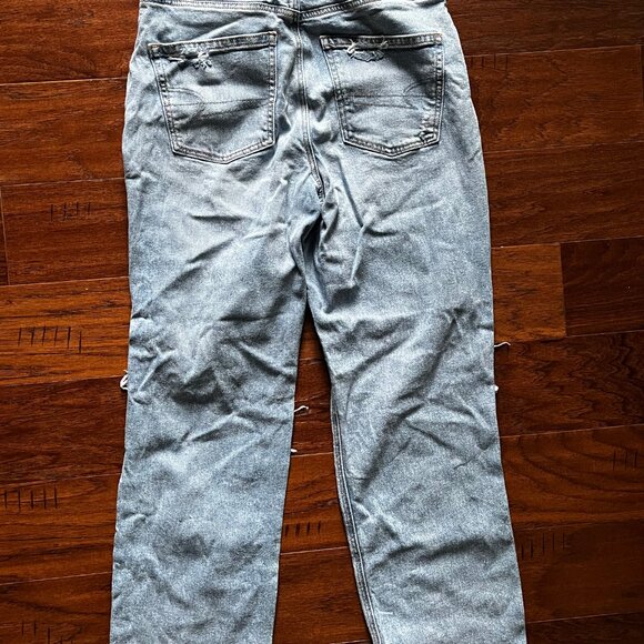 American Eagle - Curvy 90s Straight Distressed Jeans (sizes 6s & 14xs) - Picture 7 of 13